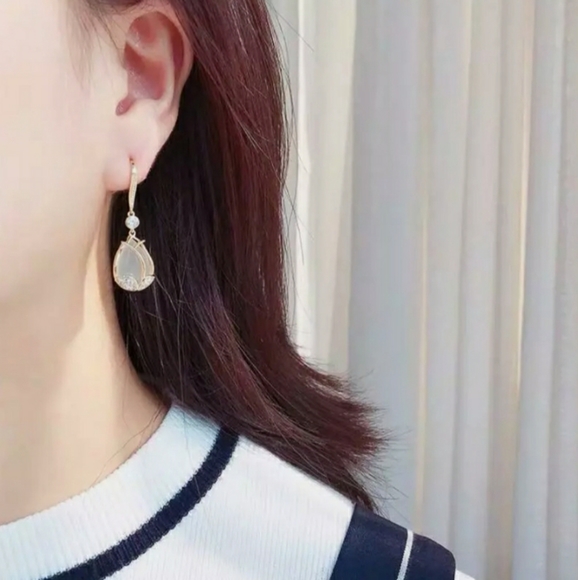 Moonstone Earrings - Picture 3 of 7